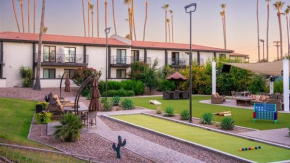 210 Fully Furnished 1BR Suite-Prime Location